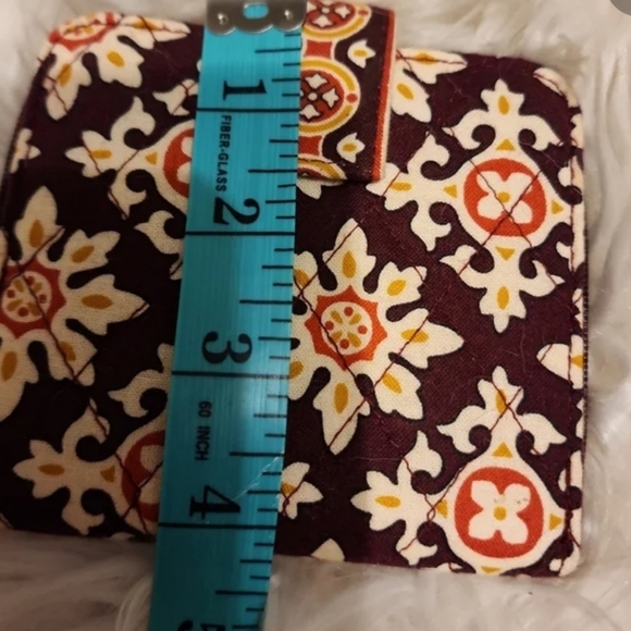 Vera Medallion‎ wallet NWT - Picture 5 of 6